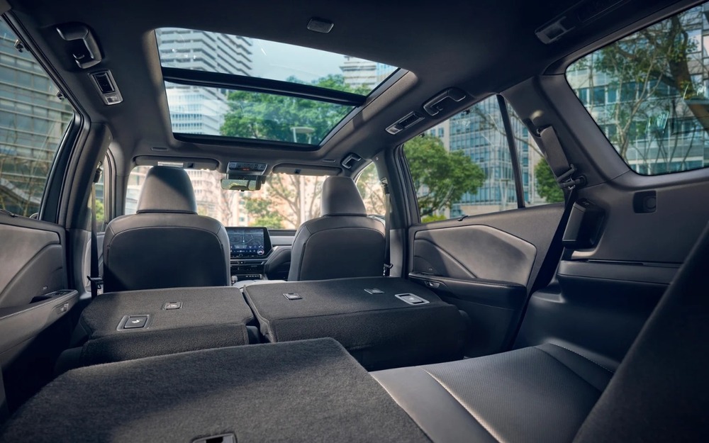 Интерьер Lexus TX