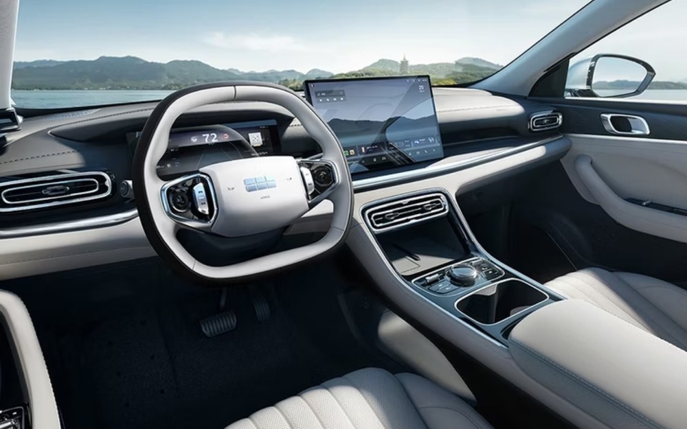 Интерьер Geely Galaxy Star 6 EF