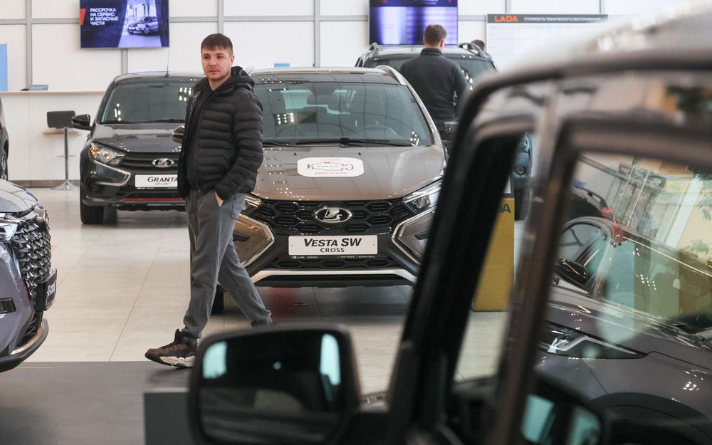 Экономика душит спрос: почему под удар попали бюджетные Lada