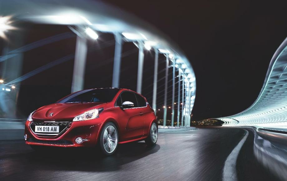 Peugeot 208 GTi - уже у российских дилеров