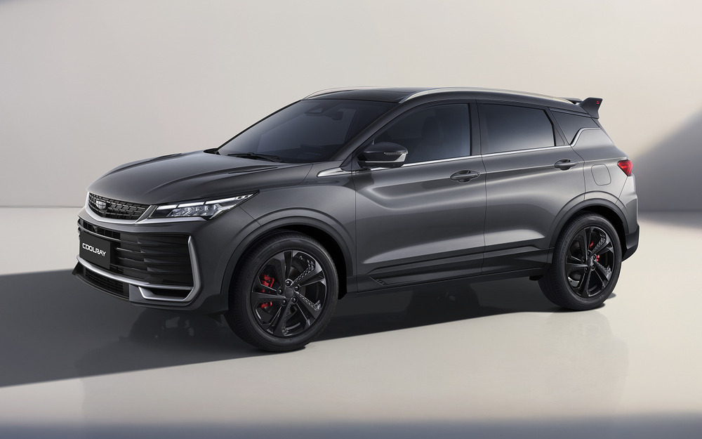 Geely Coolray в держанном стальном цвете Magnetic Grey