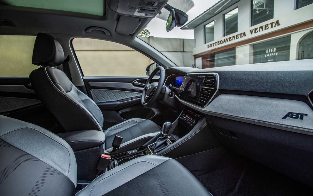 Интерьер Jetta VS7