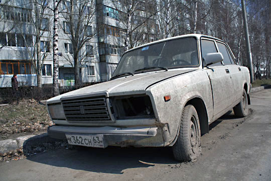 Любопытный способ борьбы с автохламом придумали питерские чиновники