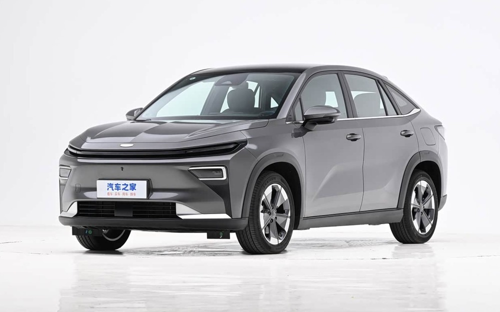 Рекордный запас хода и быстрая зарядка: представлен новый гибрид Geely Atlas