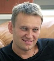 Навальный будет бороться против ям на дорогах