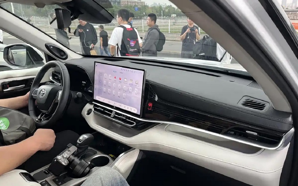 Интерьер Toyota Highlander 2026