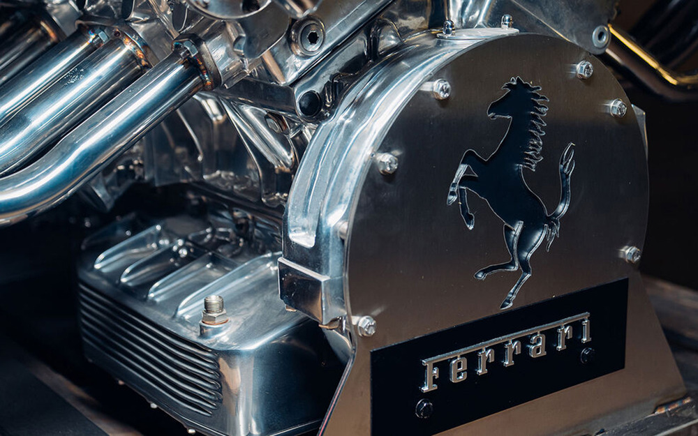 Cтолик с мотором Ferrari V12 по цене нового Chevrolet. Как вам такое?