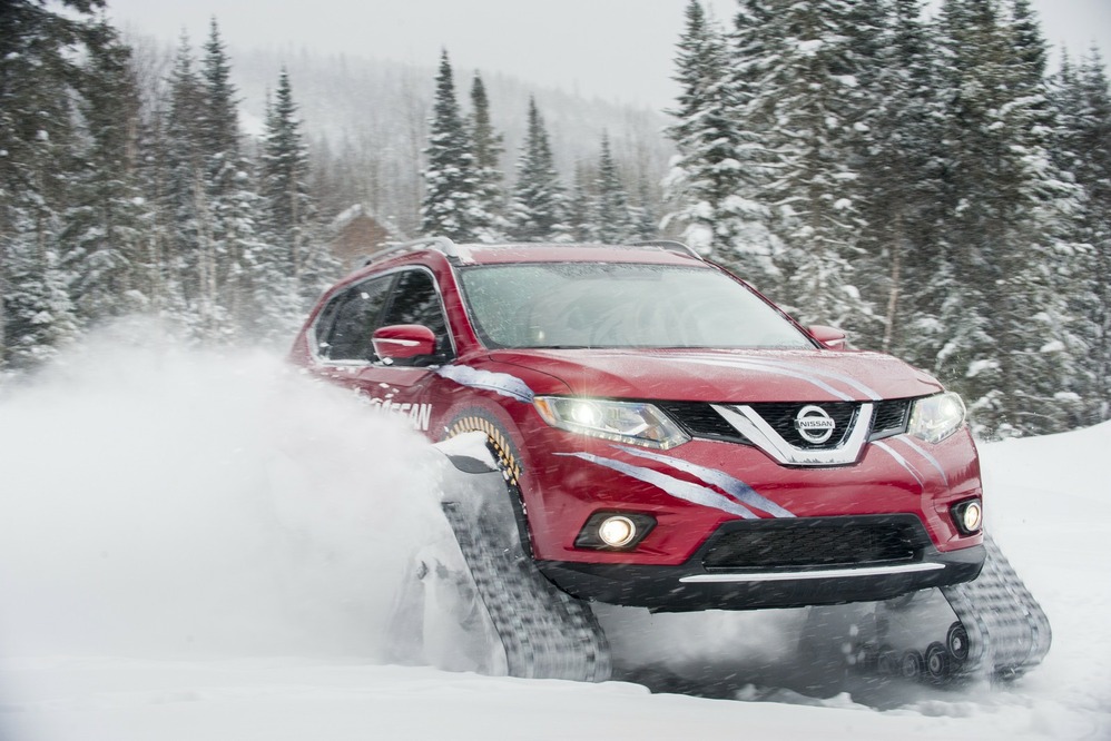 Гусеничный Nissan Rogue прославил воинскую честь (ФОТО, ВИДЕО)