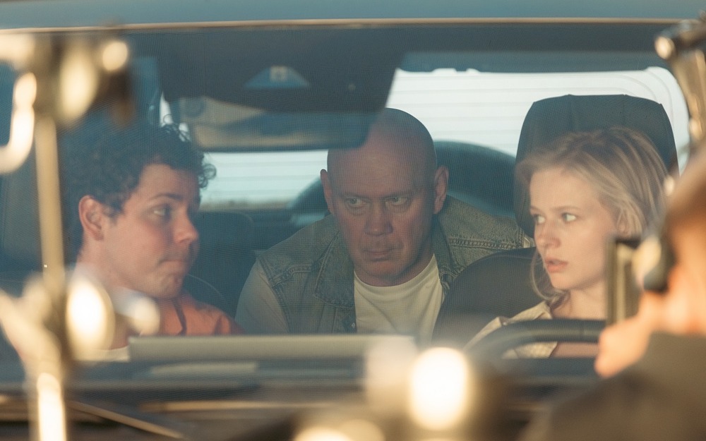 Кроссоверы Jetour «засветились» в новом фильме с Сашей Бортич