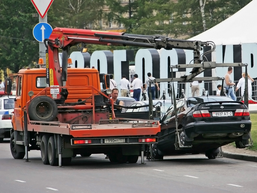Эвакуация автомобиля: с чем боремся и за что платим?