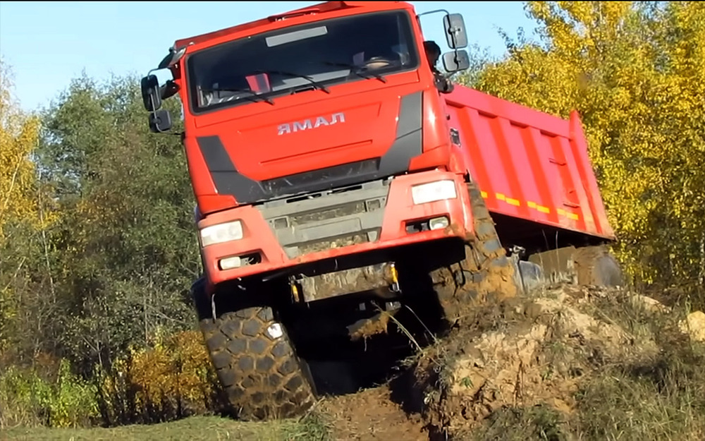 КАМАЗ на стероидах: уникальный ЯМАЛ показали на видео