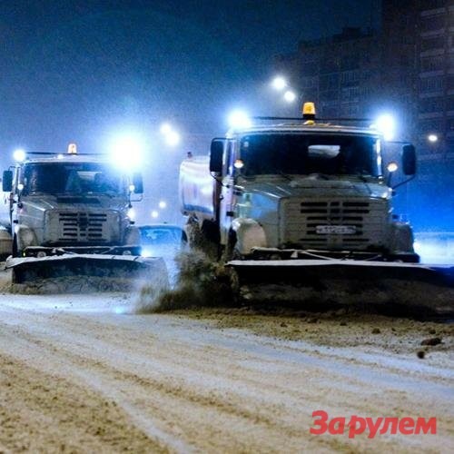 Обрабатывать  жидкими реагентами дороги в городах эффективнее, чем посыпать их песчано-соляными смесями. Очень медленно внедряется эта технология в России.