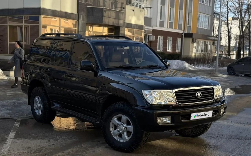 Четкий Land Cruiser 100 продают за небольшие деньги
