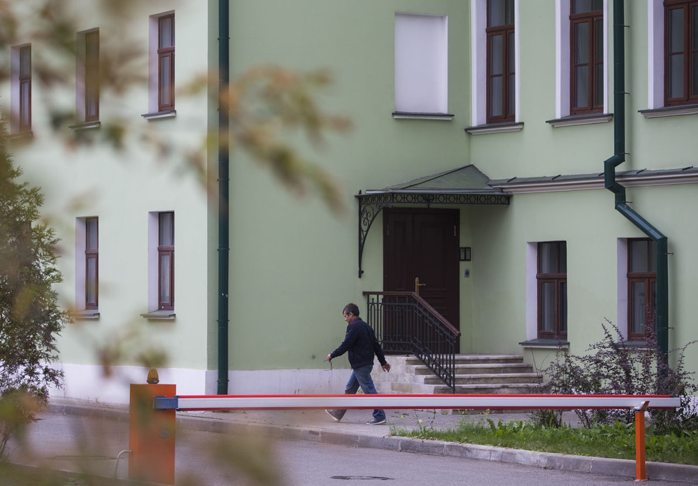 Московские власти массово сносят незаконные шлагбаумы