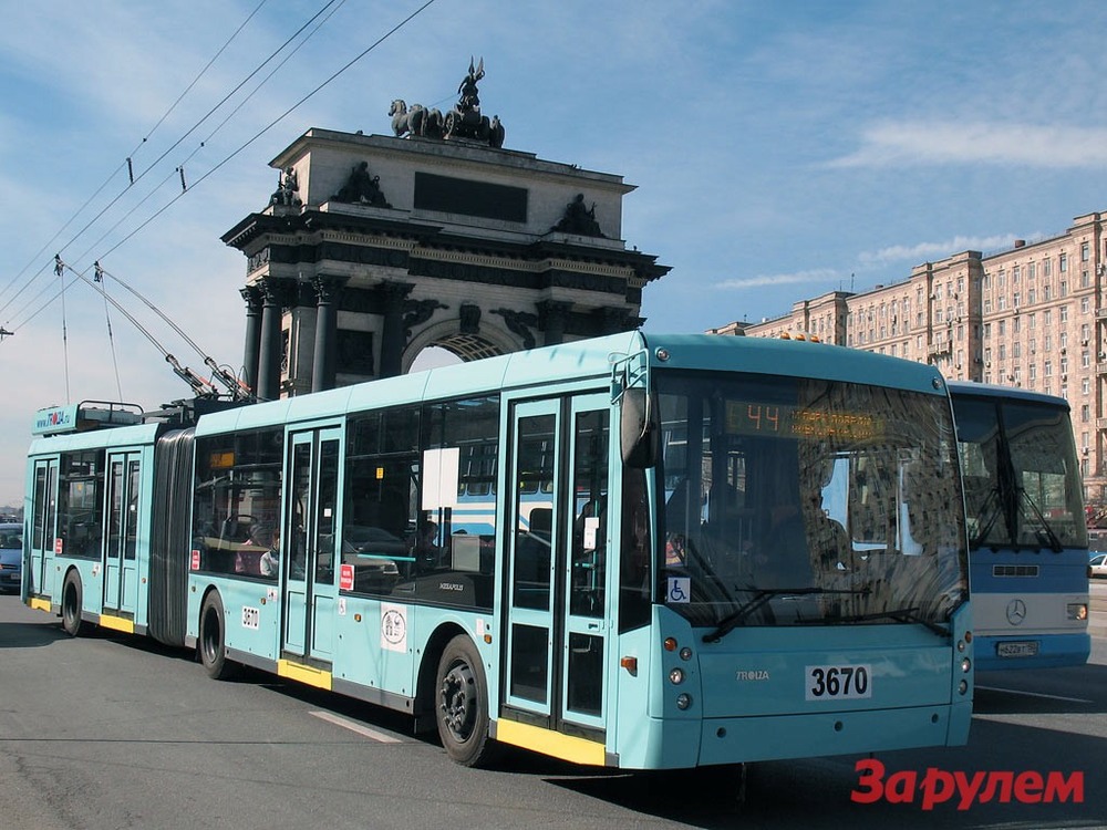 Лужков поправит экологию в Москве с помощью троллейбусов