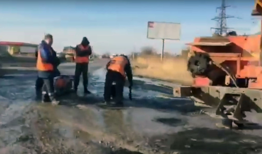 Как в Волгограде ремонтируют плохие дороги