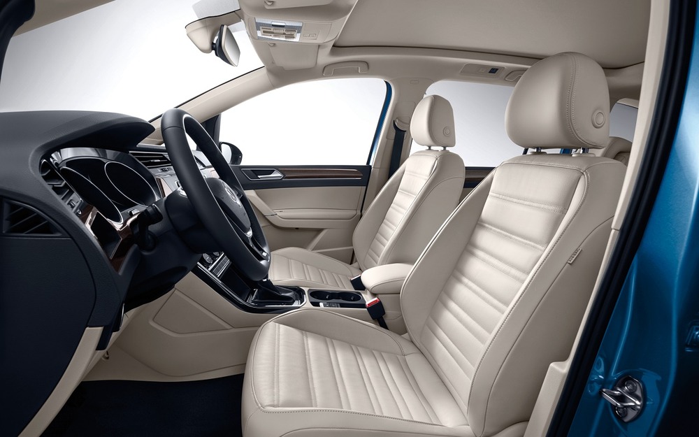 Интерьер Volkswagen Touran