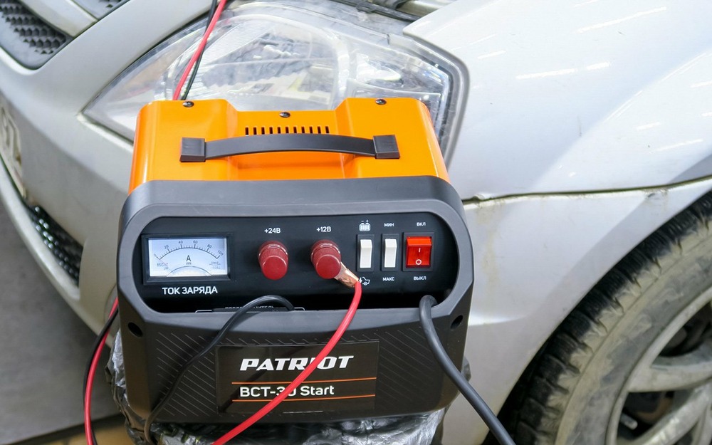 Как выбрать безопасное зарядное устройство для АКБ машины