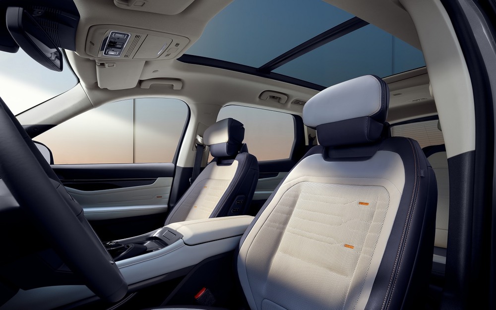 Интерьер Ford Edge L