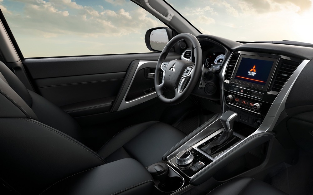 Интерьер Mitsubishi Pajero Sport
