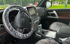 Интерьер Toyota Land Cruiser 200
