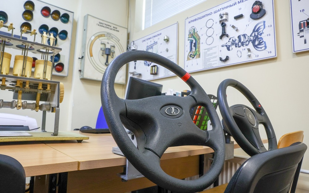 Ученики автошкол вскоре смогут дистанционно изучать теорию