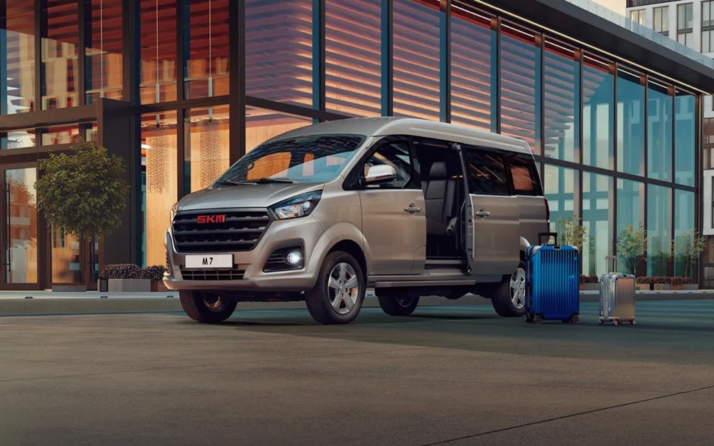 Стартовали «живые» продажи автомобилей SKM M7 от АВТОВАЗа