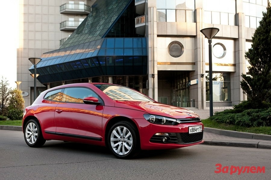 VW Scirocco расширили базовую комплектацию и подняли цену
