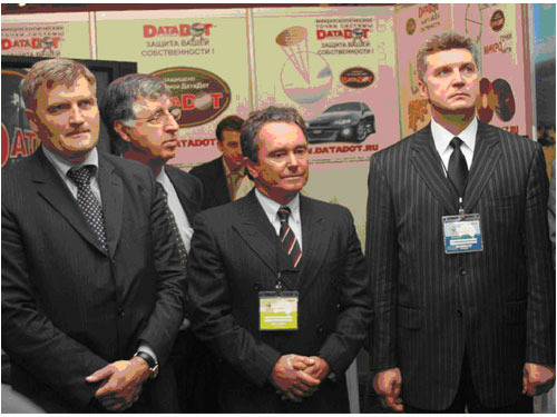 Land Rover в России в 2004 году.