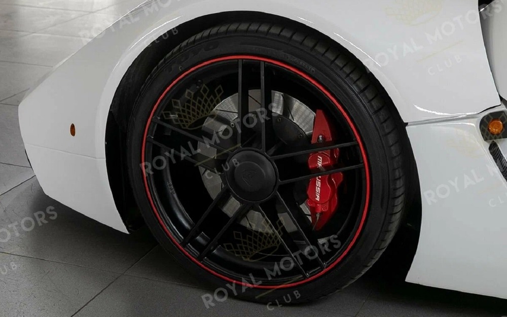 Спорткар Marussia B1 продают с огромной скидкой