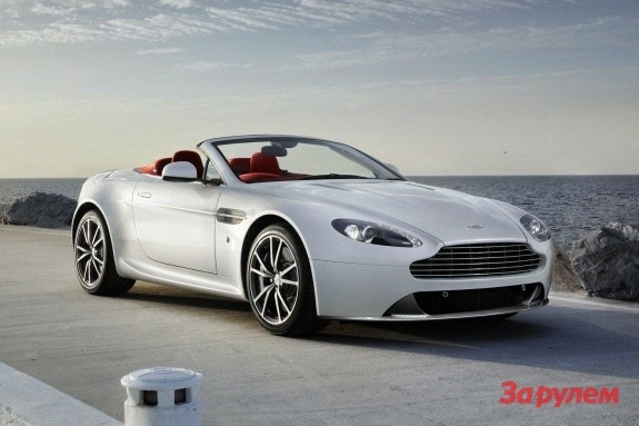 Чем теперь отличается V8 Vantage S от «просто» V8 Vantage? Главным образом, форсированным до 436 сил и 490 Нм мотором, ужесточенной подвеской, спортивным выхлопом и углепластиковыми элементами обвеса