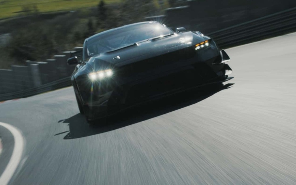 Mustang и Corvette сошлись на Нюрбургринге - кто кого?