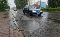 В России хотят запретить укладку асфальта в дождь и снег