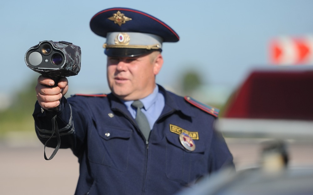 На российские дороги возвращаются ручные радары