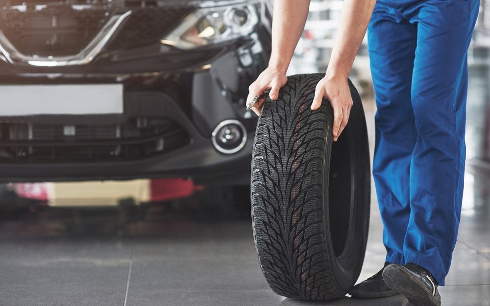 Когда пора менять шины на зимние: названы нужные условия