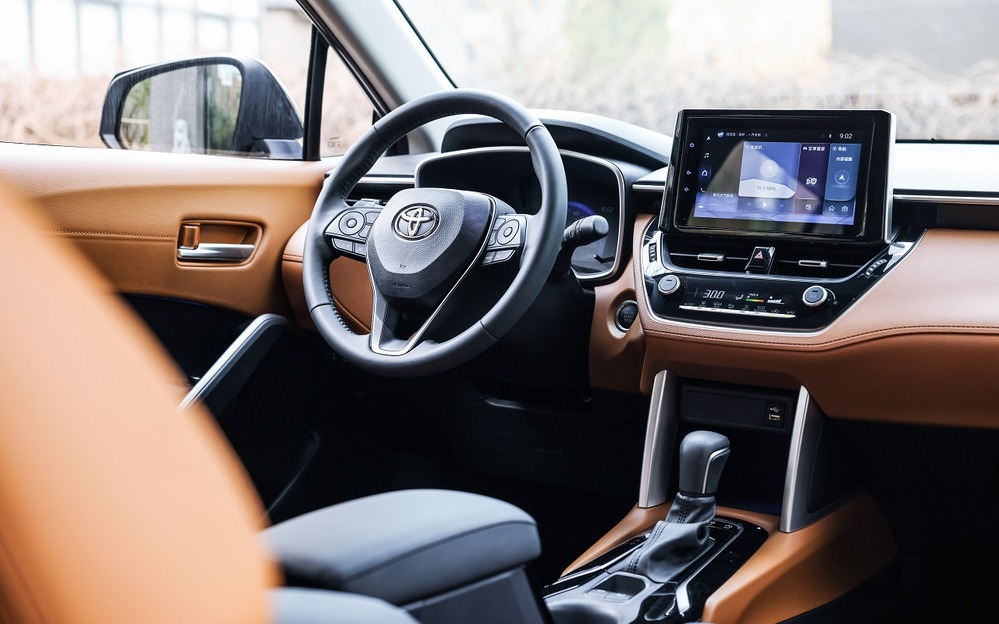 Интерьер Toyota Corolla Cross