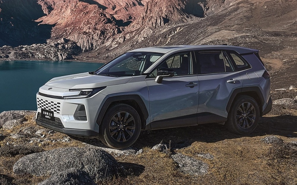 Новая Toyota RAV4 - цена в России