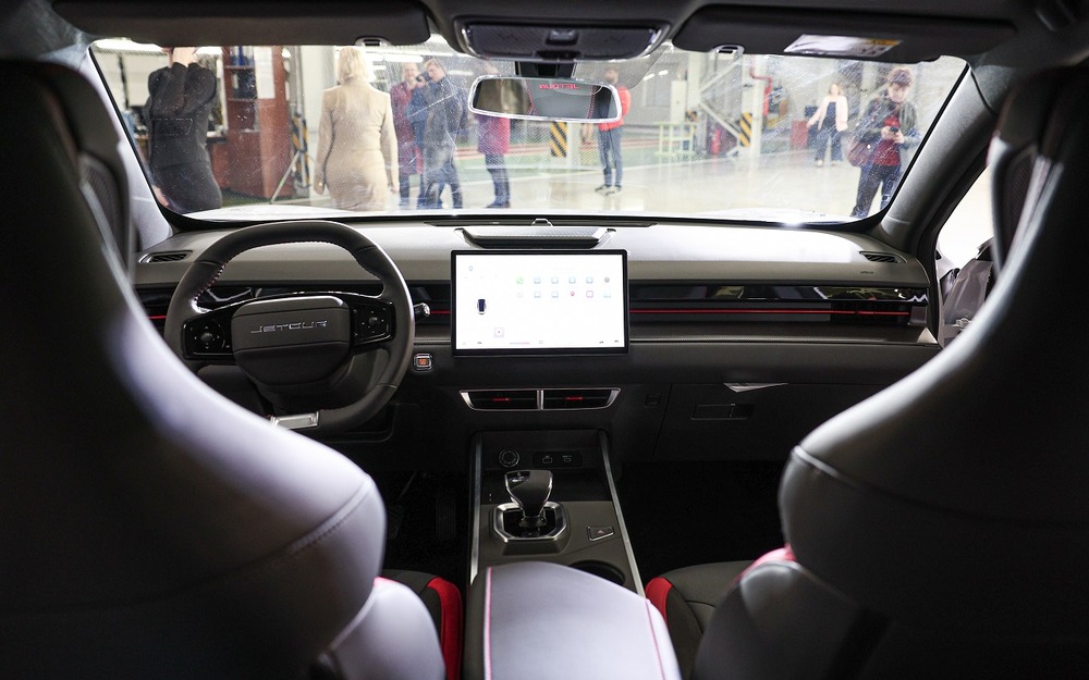 Кроссоверы известного в России бренда теперь могут управляться со смартфона