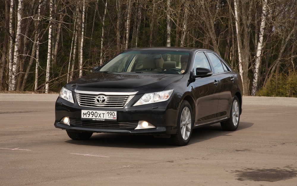 Жизнестойкость Toйоты Camry сомнений не вызывает. У нее есть слабые места, но по совокупности достоинств это все равно одно из лучших предложений на рынке.
