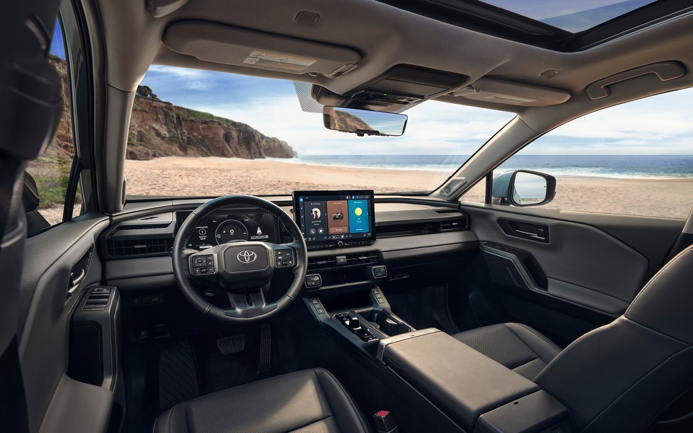 В России стартовали продажи новой Toyota RAV4 - есть цены!