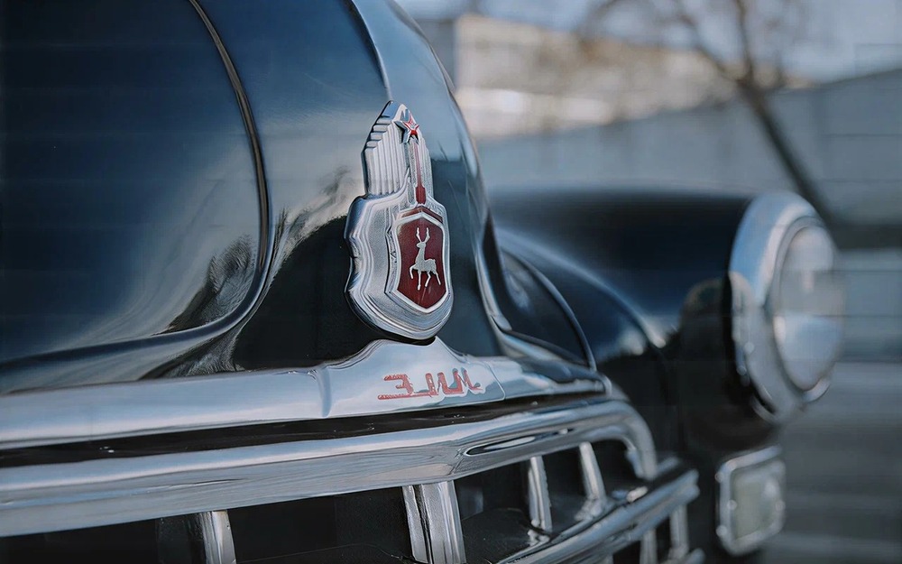 Этот ЗИМ теперь как новый - восстановили шикарную машину!