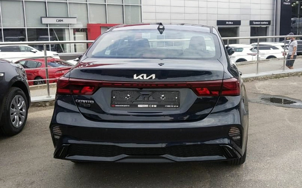 Обновленный Kia Cerato начали доставлять дилерам