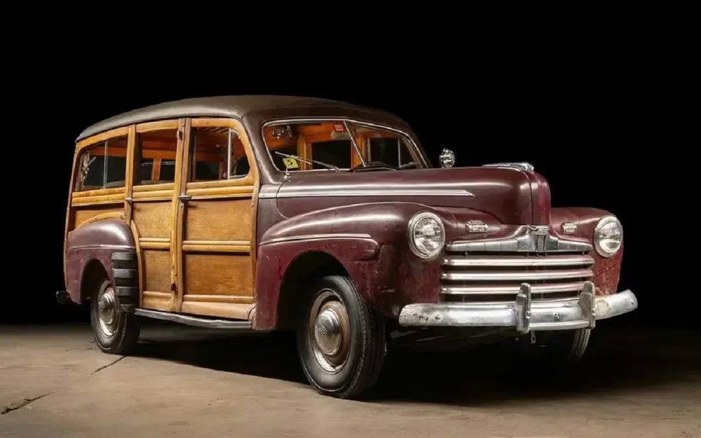 На торги выставили «деревянный» универсал Ford 1946 года
