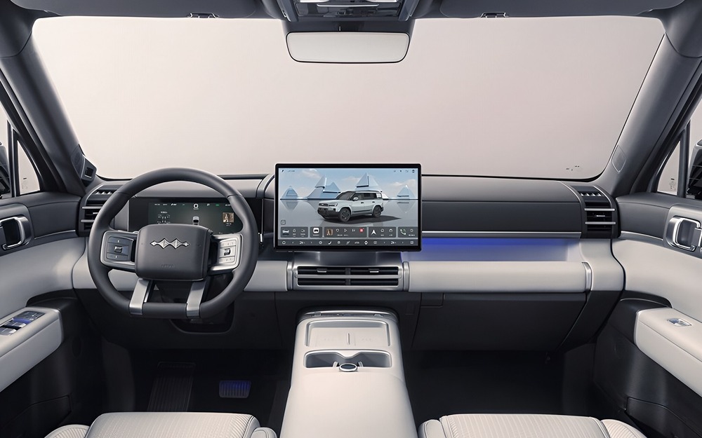 Интерьер BYD Leopard Titanium 7