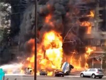 Взрыв бензовоза разрушил дом и уничтожил десяток автомобилей
