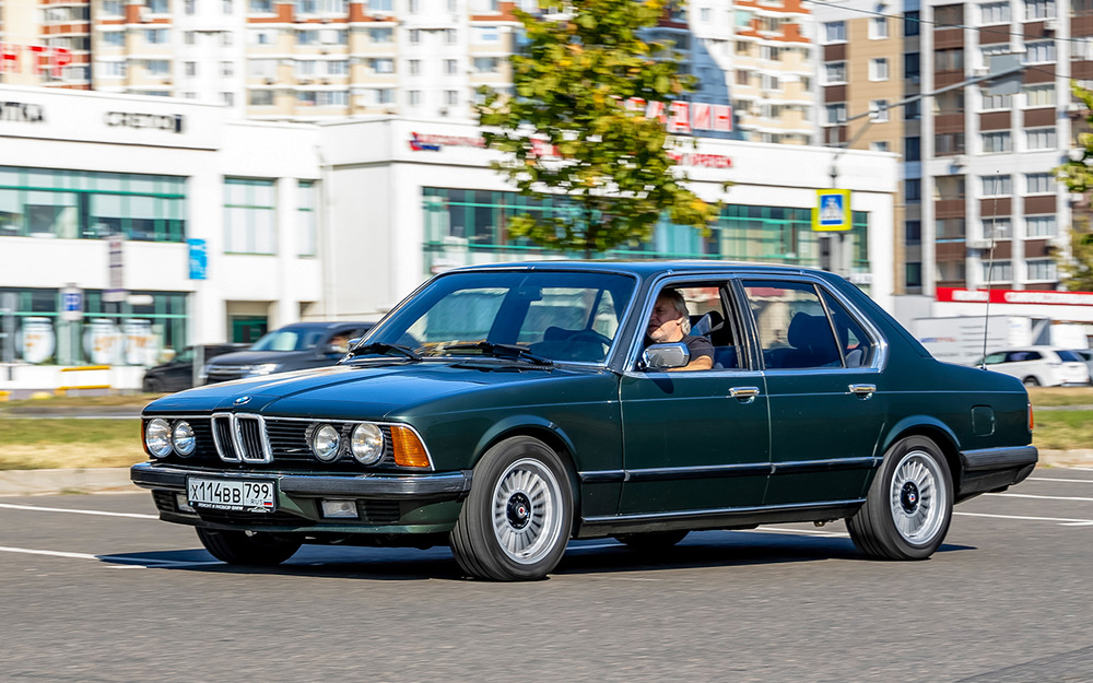 BMW 735i