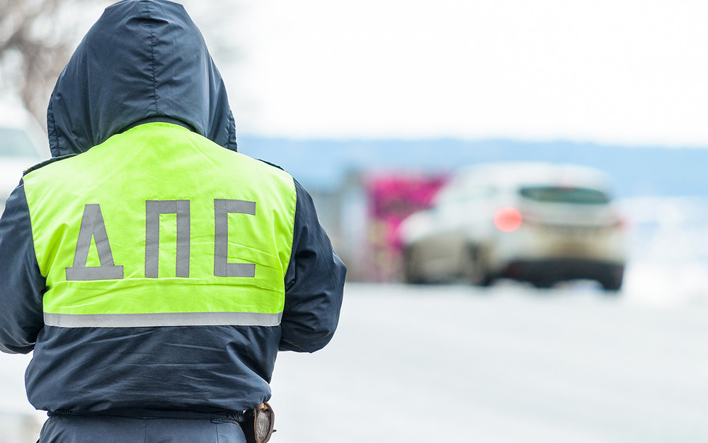 Ребенок на ледянке попал под колеса автомобиля в Подмосковье