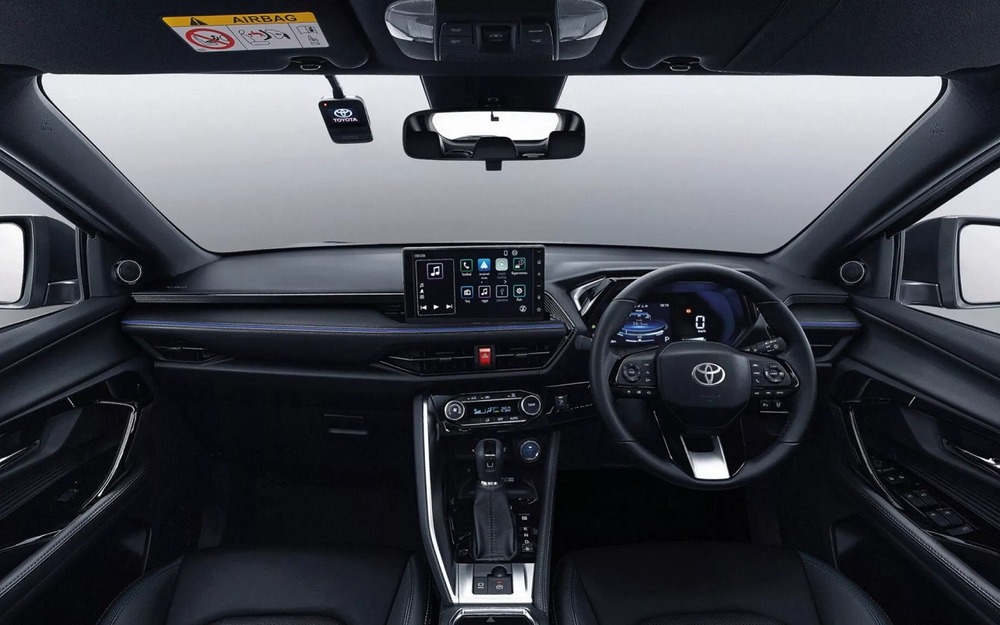 Интерьер Toyota Yaris Cross Nightshade