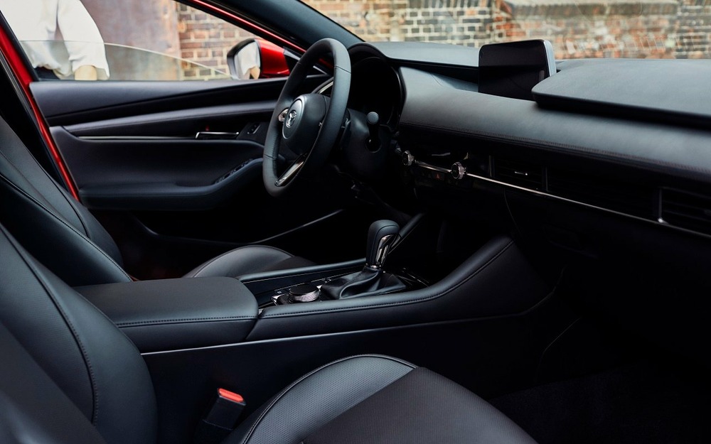 Интерьер Mazda 3