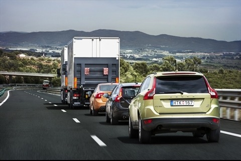 Volvo вывел караван на дороги общего пользования